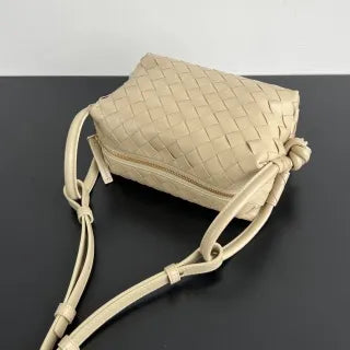 Women's BV Loop Leather 7.5 in Shoulder Bag 796615