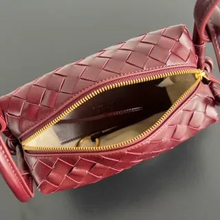 Women's BV Loop Leather 7.5 in Shoulder Bag 796615