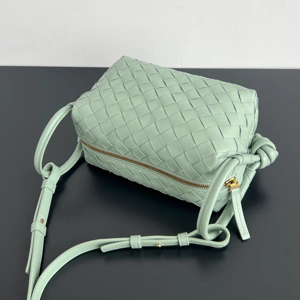 Women's BV Loop Leather 7.5 in Shoulder Bag 796615