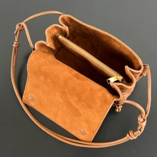 Women's BV Notturno Lambskin 8.3 in Crossbody Bag 843893