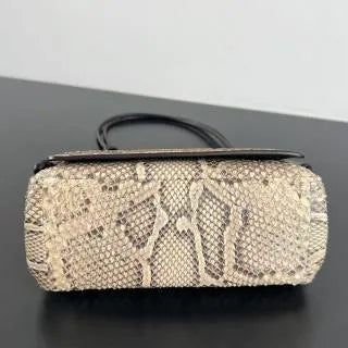 Women's BV Notturno Leather 8.3 in Crossbody Bag 843893