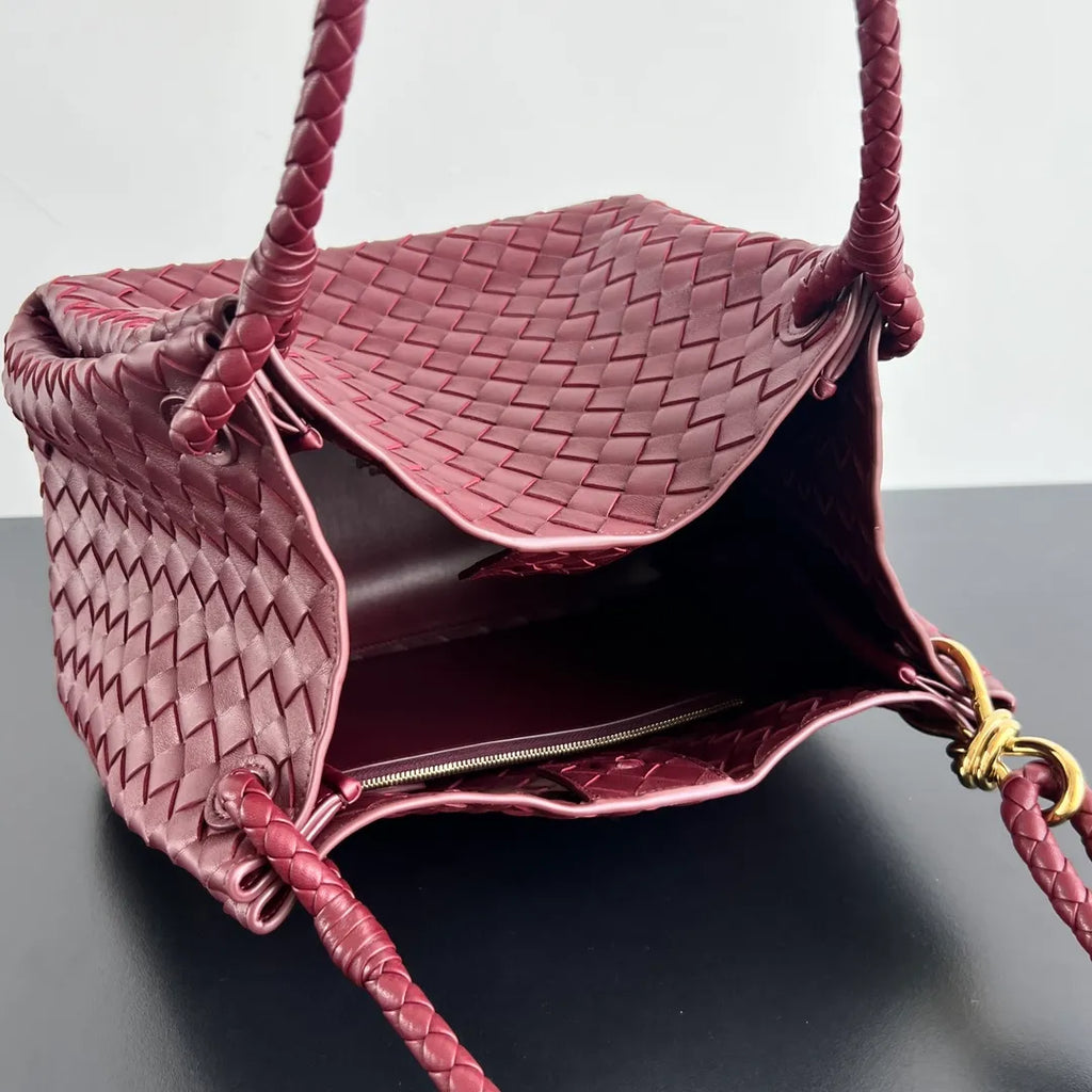 Women's BV Parachute Leather 11.8 in Shoulder Bag 796571