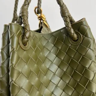 Women's BV Parachute Leather 11.8 in Shoulder Bag 796571