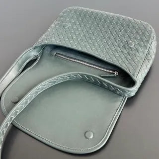 Women's BV Veneto Leather 10.2 in Crossbody Bag 843836