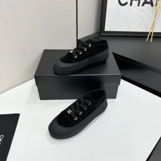 Women's Leather Low Top Sneakers 24020500270