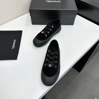 Women's Leather Low Top Sneakers 24020500270