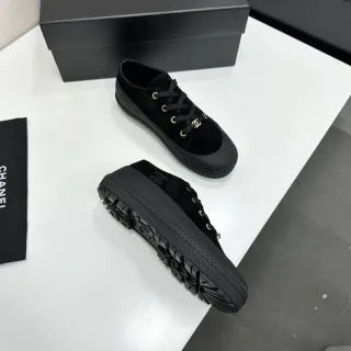 Women's Leather Low Top Sneakers 24020500270