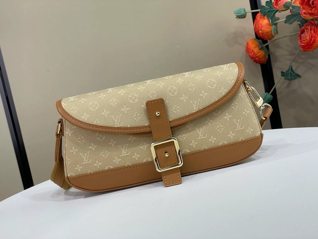 Women's LV Vintage Monogram Denim 10.2 in Shoulder Bag M92693