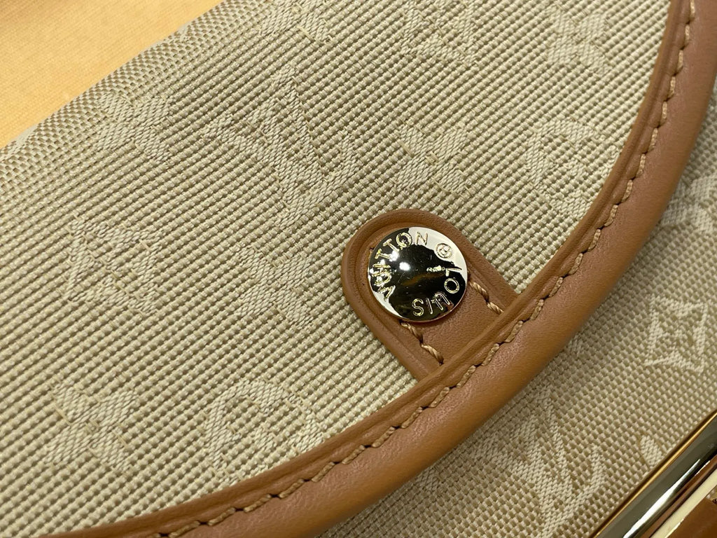 Women's LV Vintage Monogram Denim 10.2 in Shoulder Bag M92693