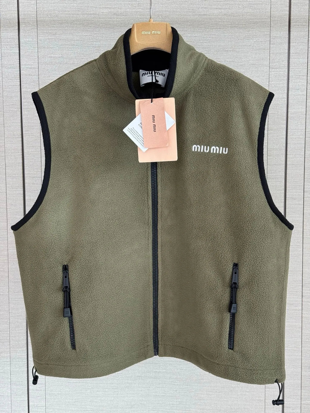 Women's M Zip Vest