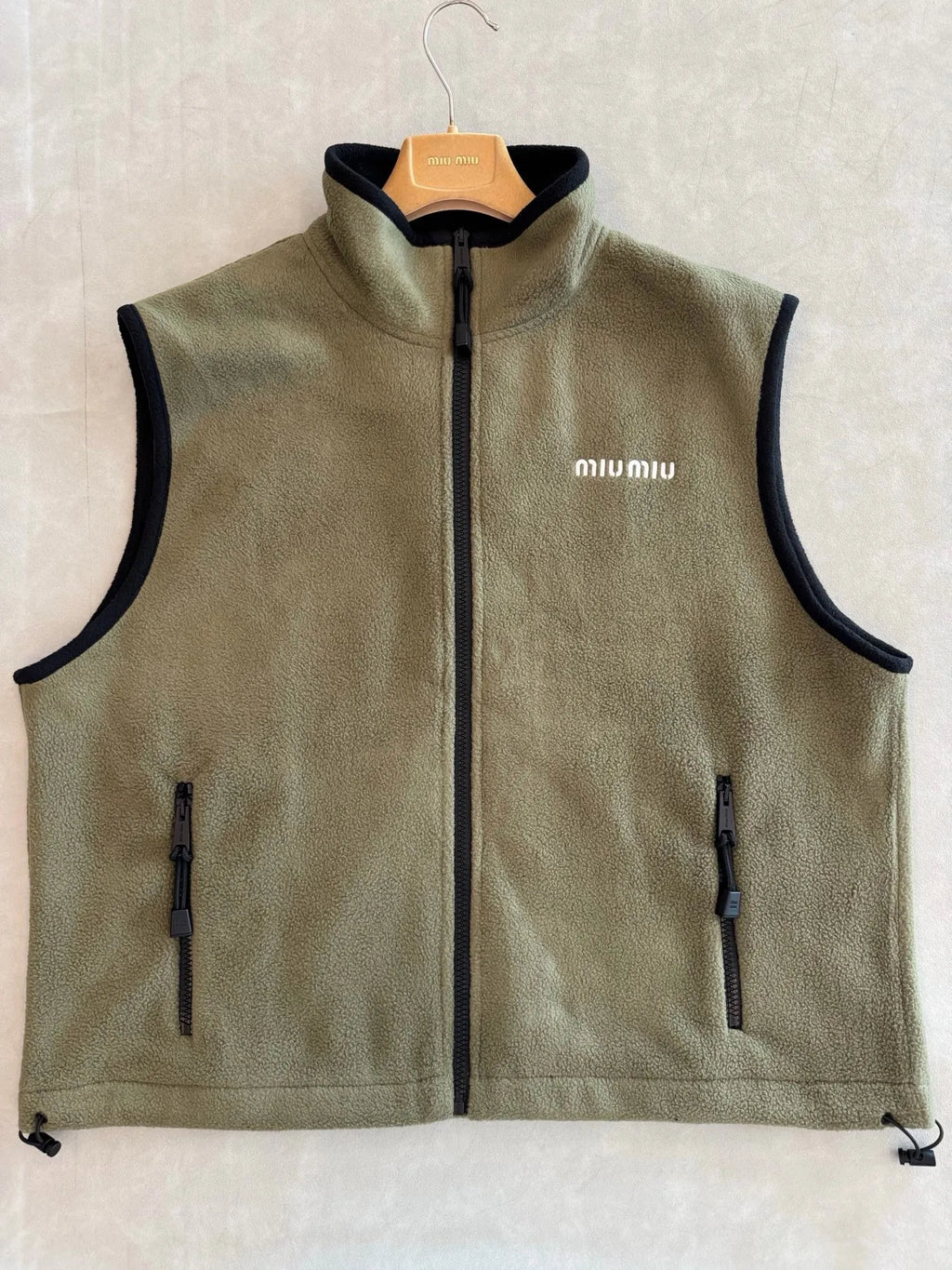Women's M Zip Vest
