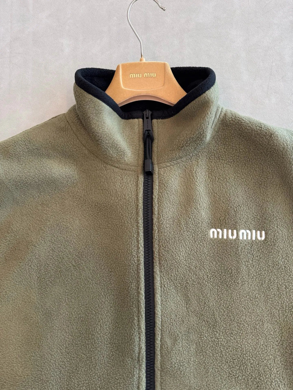 Women's M Zip Vest
