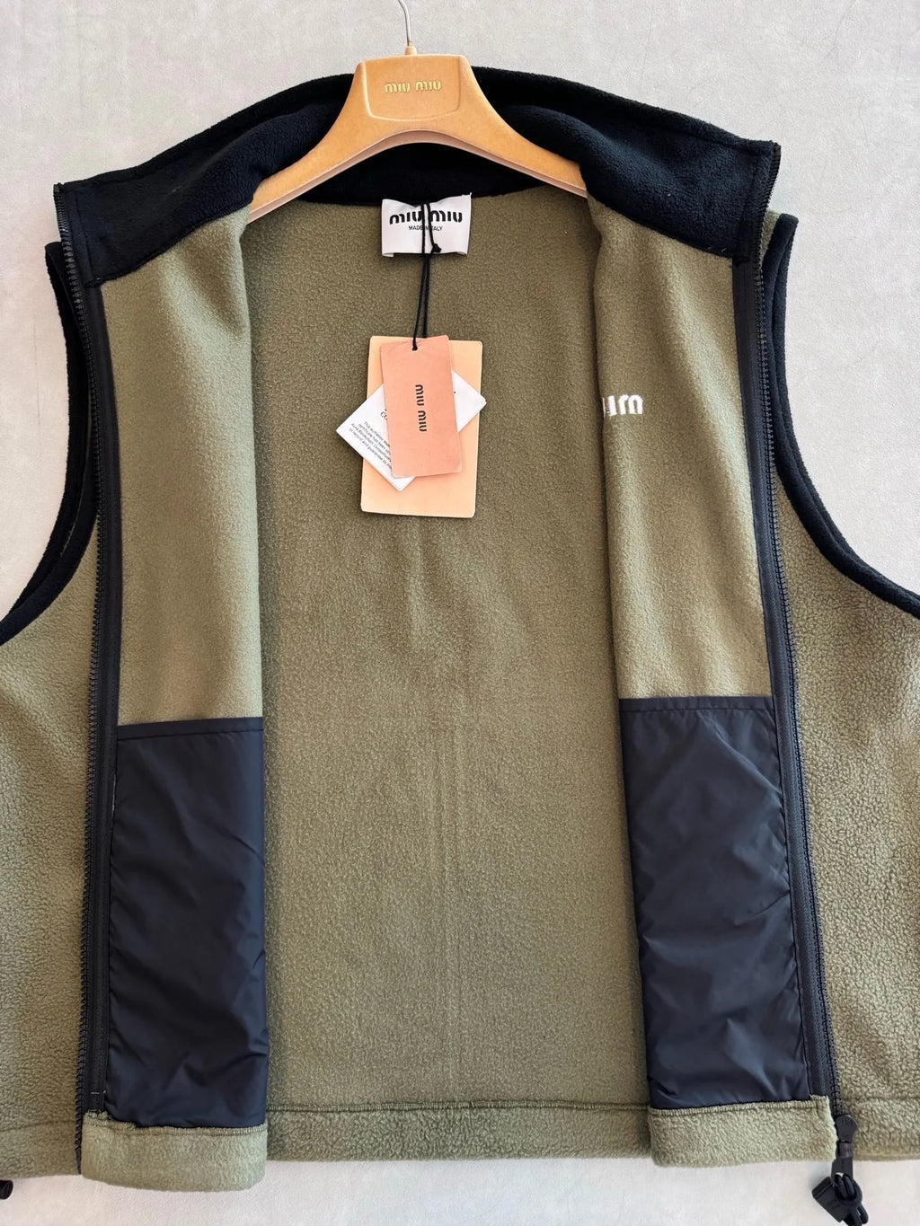 Women's M Zip Vest