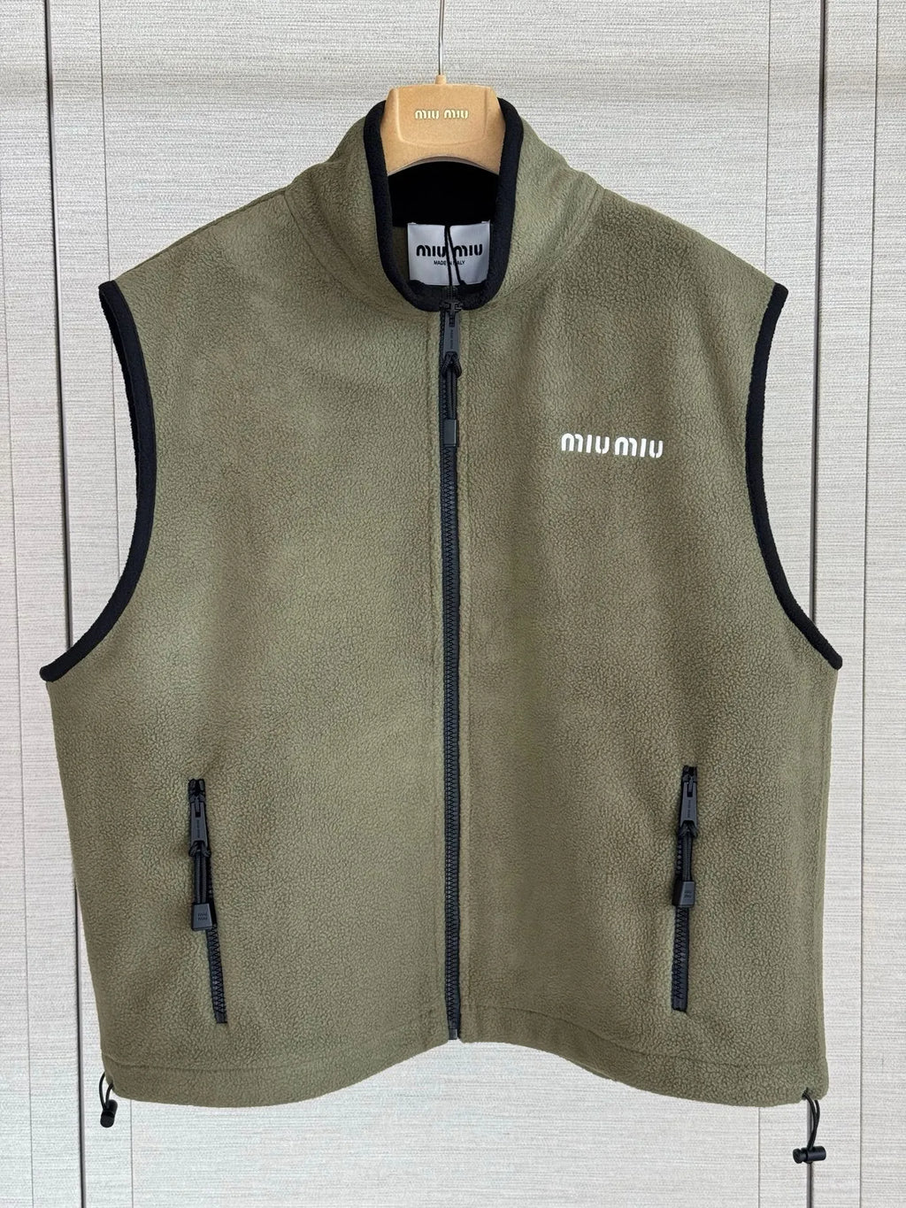 Women's M Zip Vest