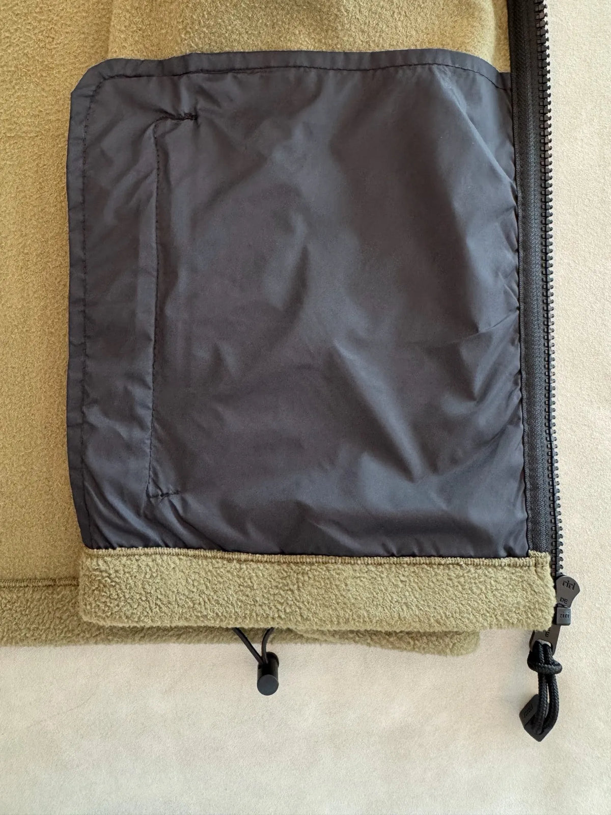 Women's M Zip Vest