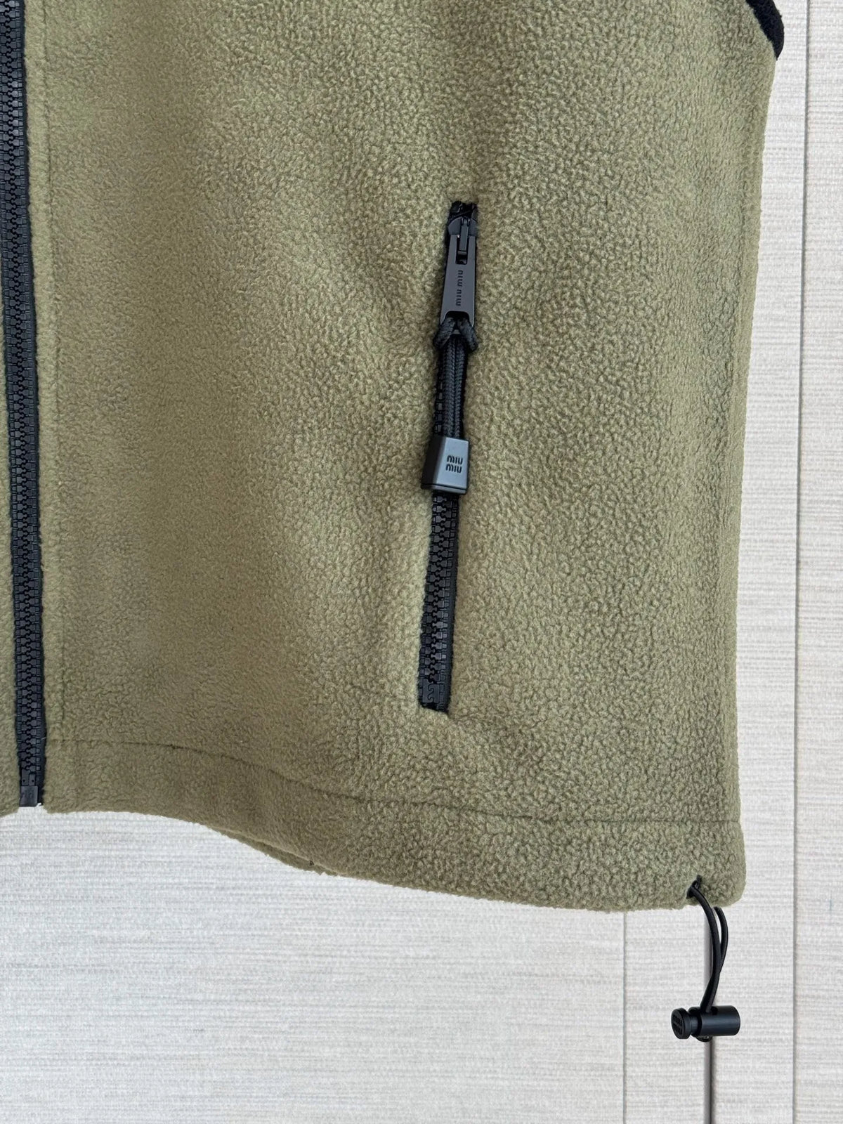 Women's M Zip Vest