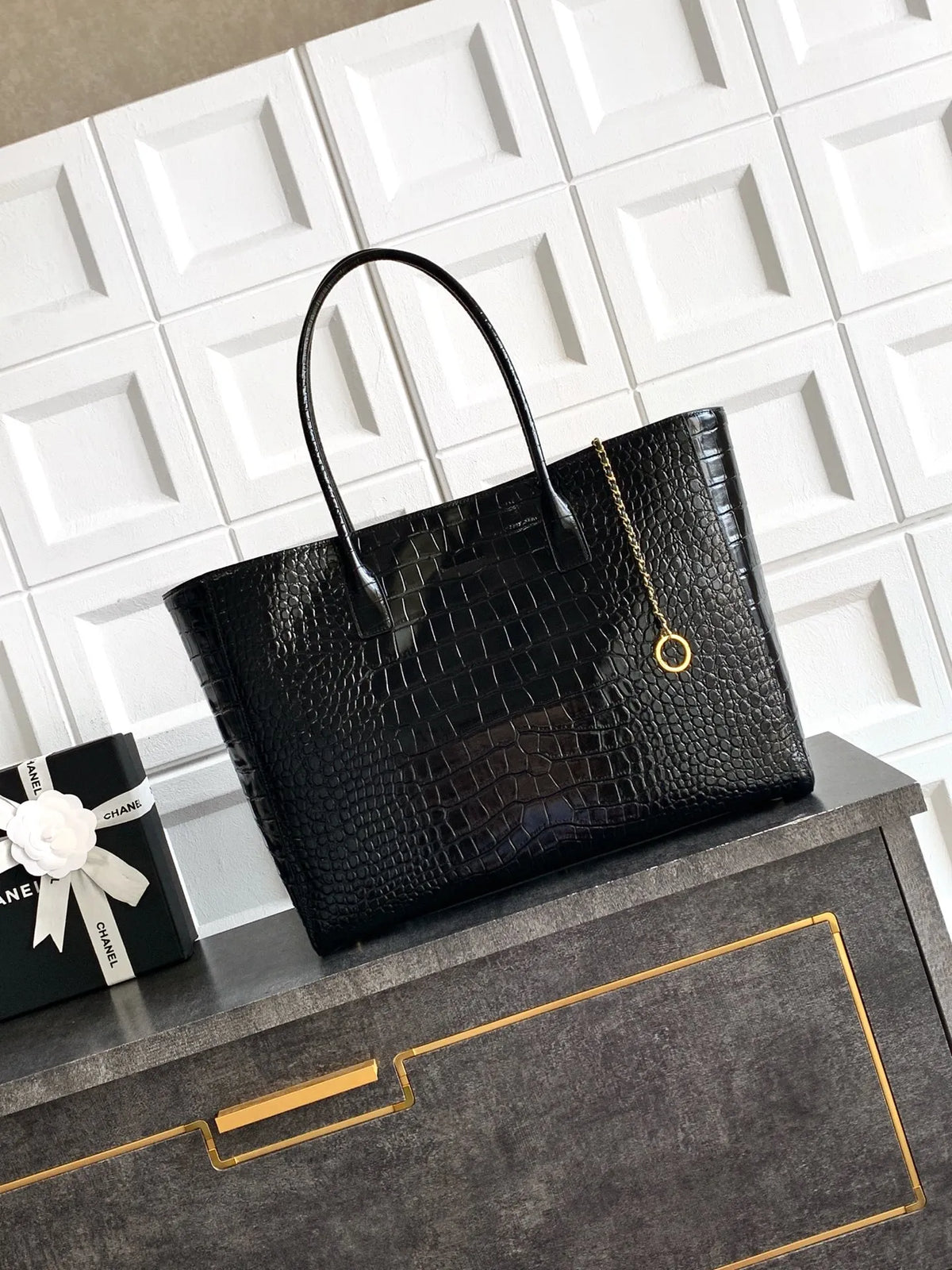Women's OHANEL 26S Cerf Crocodile-Emboss 18.5 in Tote Bag 303550
