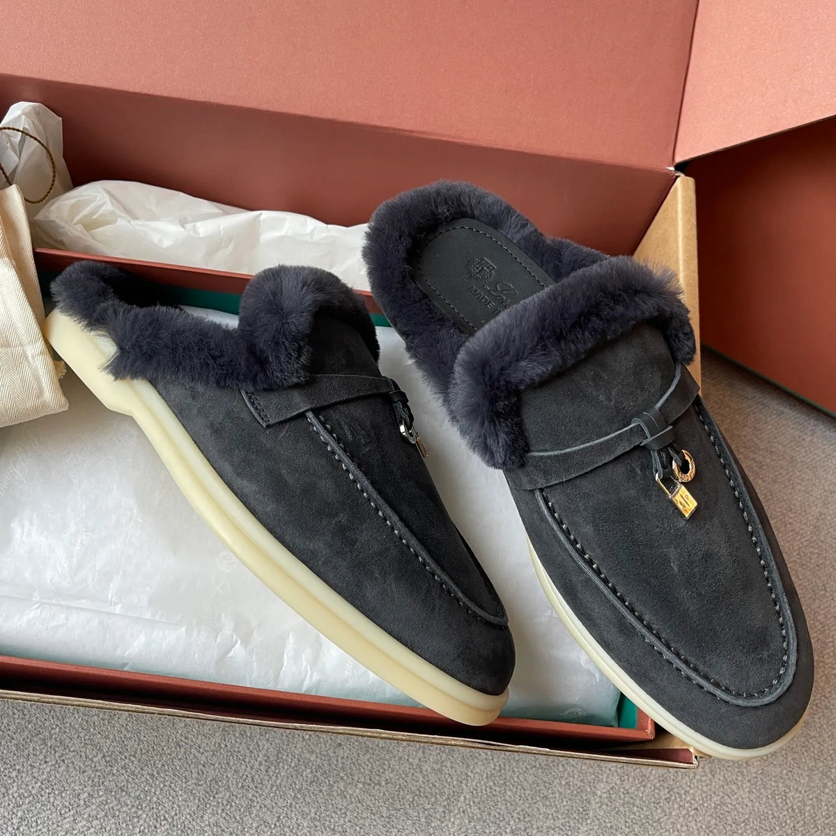 Women's Suede Beaver Fur Slippers 281087