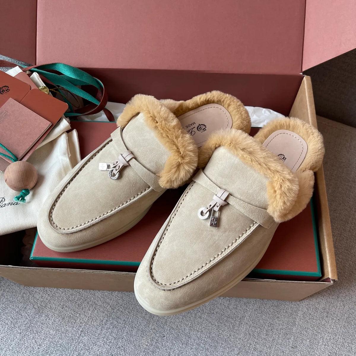 Women's Suede Beaver Fur Slippers 281095