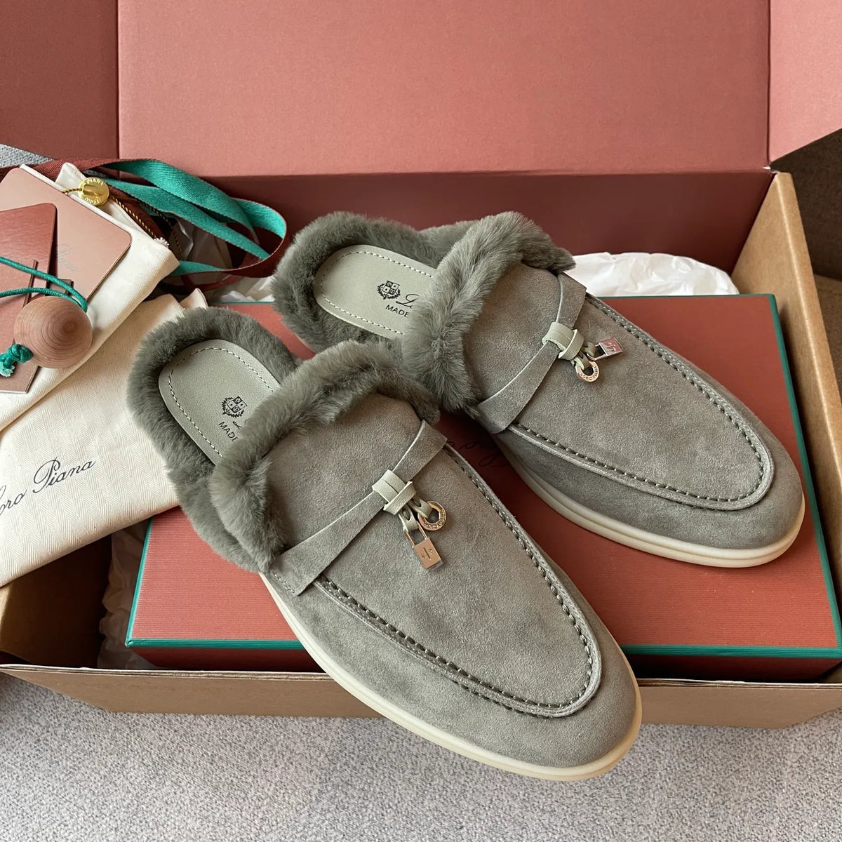 Women's Suede Beaver Fur Slippers 281099