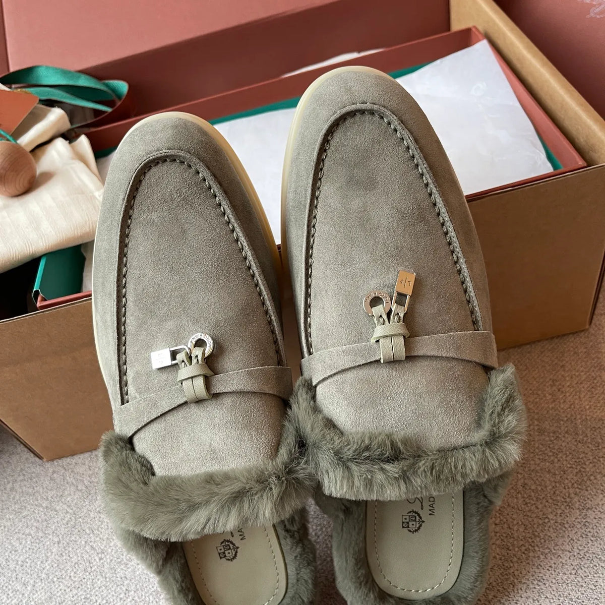 Women's Suede Beaver Fur Slippers 281099